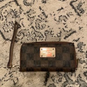 Michael Kors wristlet wallet